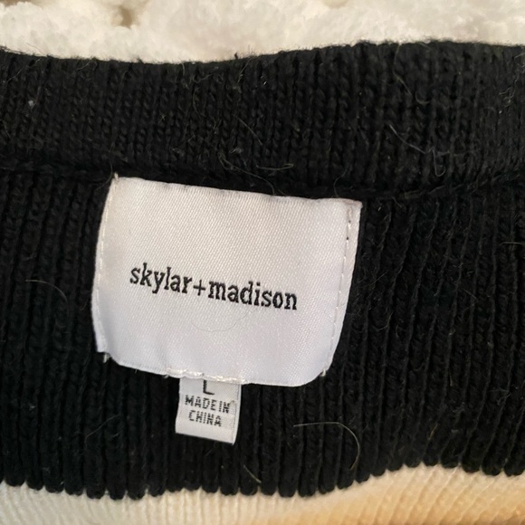 Skylar Madison off shoulder sweater - Picture 3 of 4